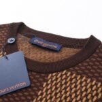 LV T-shirt Checkered Logo - Image 8